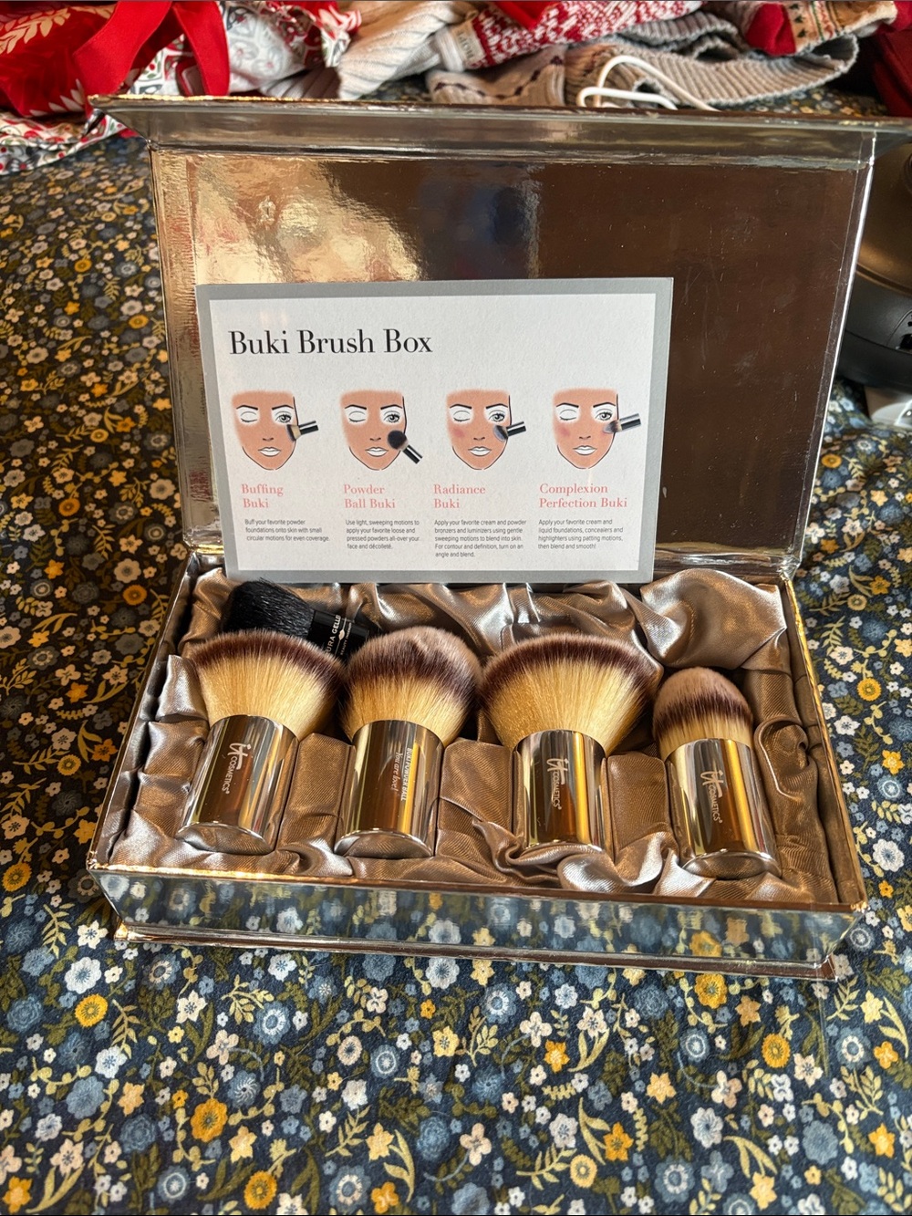It cosmetics Buki brush set